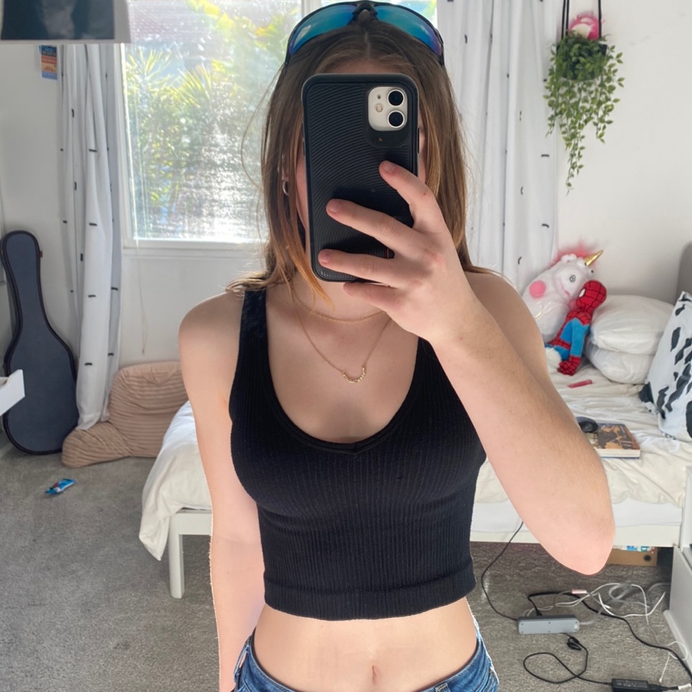 urban outfitters crop top